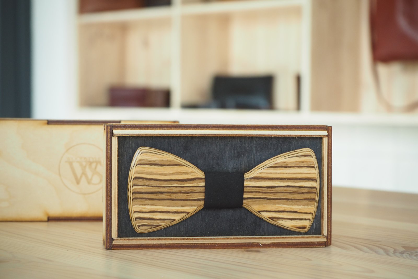 Wood Style Motýlek Kulatý Zebráno Barva středu: Černá