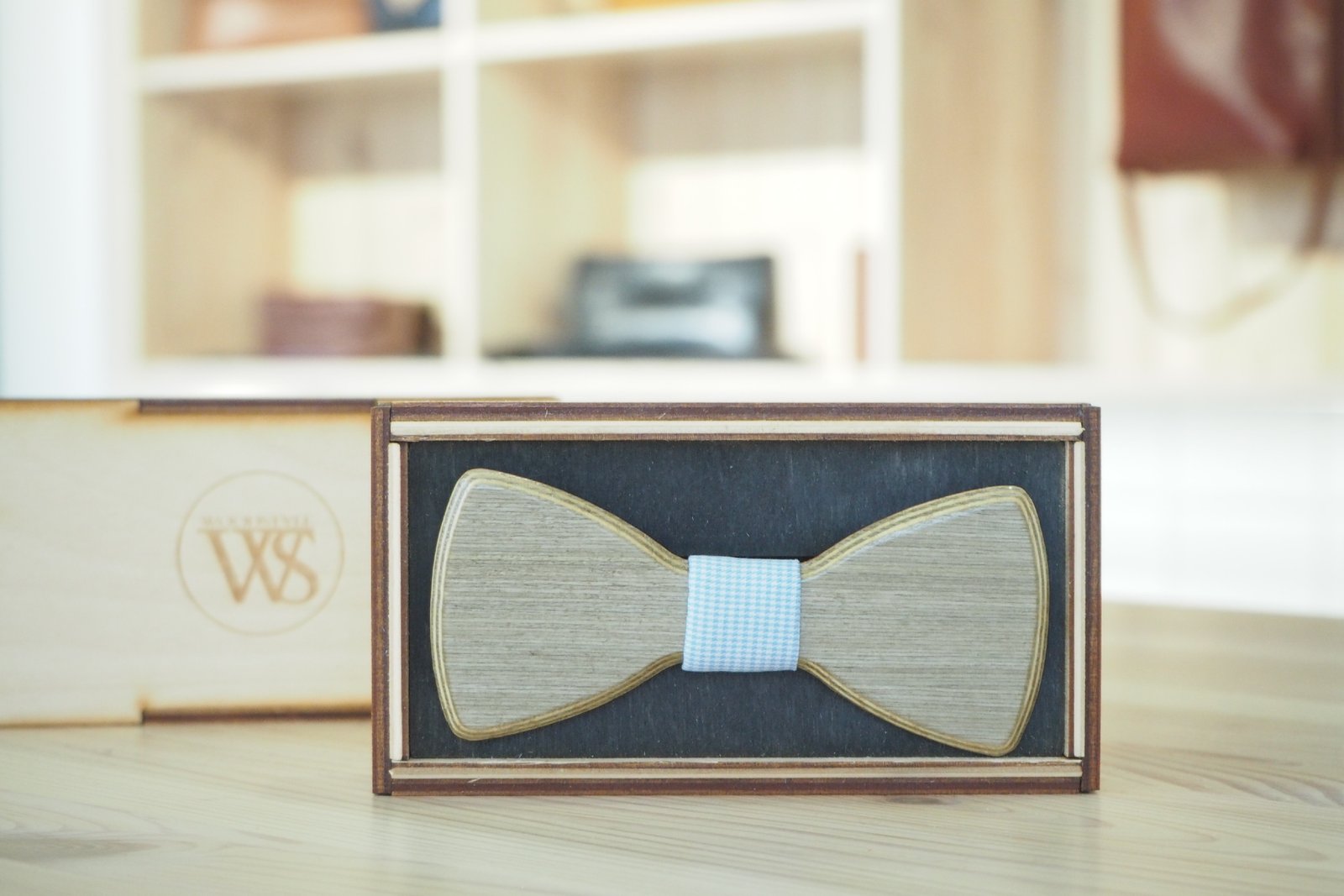 Wood Style Motýlek Kulatý Šedé Hedvábí Barva středu: Modrá se vzorem