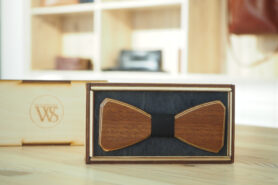 Wood Style Motýlek Hranatý Třešeň Barva středu: Černá