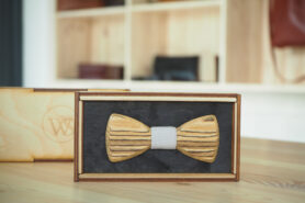 Wood Style Motýlek Mini Zebráno Barva středu: Šedá
