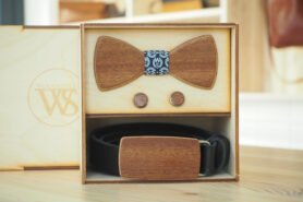 Wood Style Set Kulatý Třešeň  -  opasek,motýlek a manžetové knoflíčky Obvod pasu: 120, Barva středu: WS Modrotisk