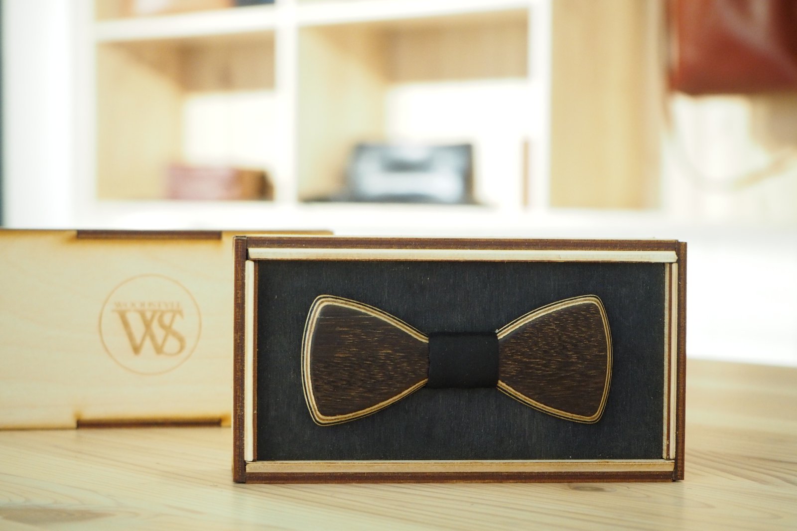 Wood Style Motýlek Mini Ořech Barva středu: Černá