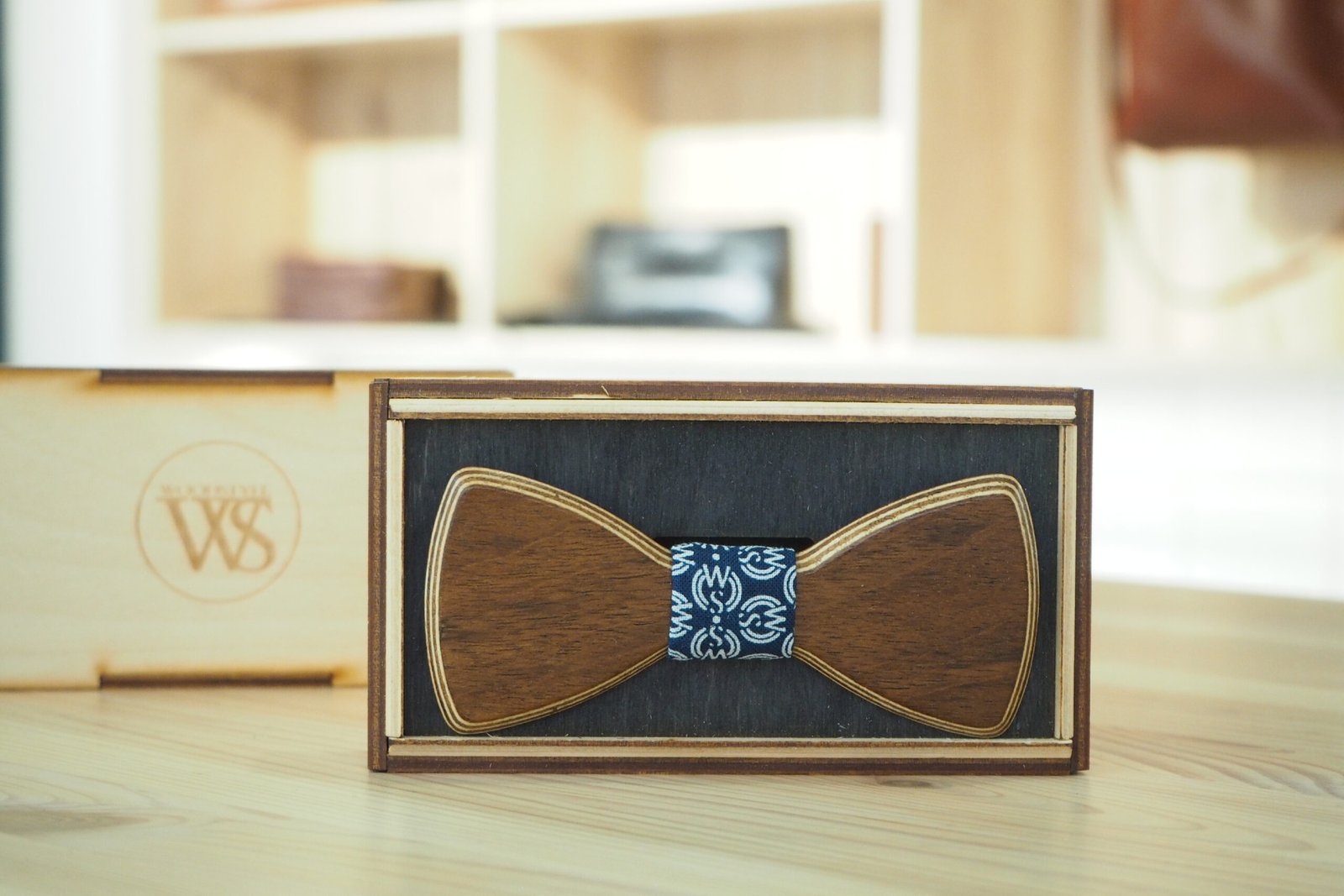 Wood Style Motýlek Kulatý Ořech Barva středu: WS Modrotisk