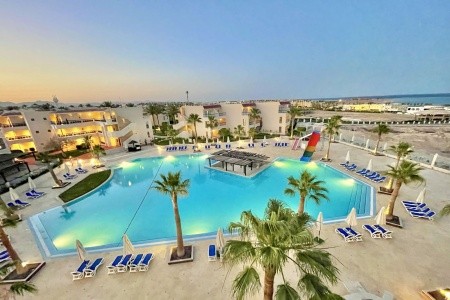Ivy Cyrene Island Resort