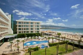 Dit Evrika Beach Club