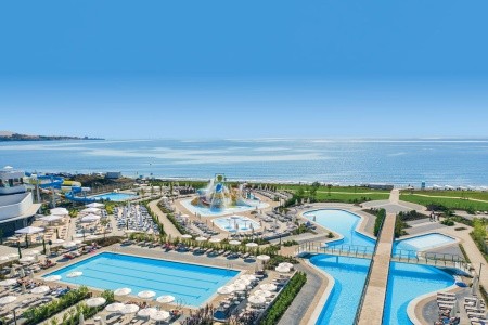 Wave Resort